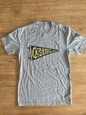 Catskills Pennant Flag Graphic Tee - Gray with Navy & Yellow